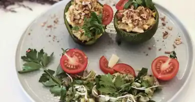 Avokado Kabında Yumurta: Lezzetli ve Sağlıklı Bir Kahvaltı Tarifi