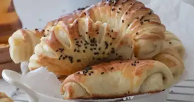 Nefis Ay Poğaçası Tarifi