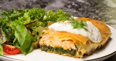 Baklava Yufkası Sarması: Somon ve Ispanaklı Mantar Lezzeti