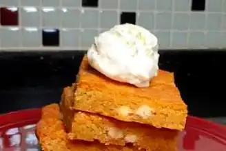 Nefis Beyaz Çikolatalı Blondie Tarifi
