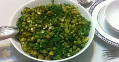 Nefis Bezelye Salatası Tarifi