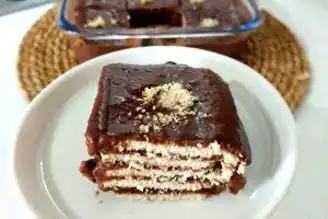 Nefis Çikolatalı Bisküvili Pasta Tarifi