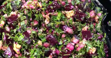 Vitamin Deposu: Narlı Cevizli Pancar Salatası Tarifi