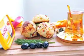 Renkli Biberli ve Dereotlu Poğaça Tarifi