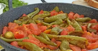 Nefis Domatesli Biber Kızartması Tarifi