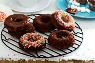 Evde Yapımı Çikolatalı Donut Tarifi