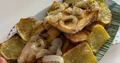 Fırında Nefis Sebzeli Somon Tarifi