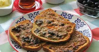 Fırında Zeytinli Kızarmış Ekmek Tarifi