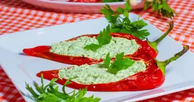 Nefis Ezmeli Biber Sandal Tarifi