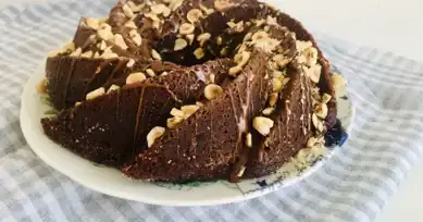 Nefis Çikolata Kremalı Kek Tarifi