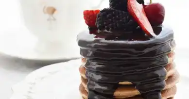 Fit Çikolata Soslu Pankek Tarifi