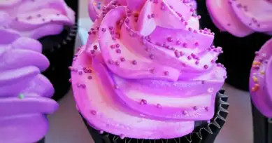 Çikolatalı Renkli Cupcake Tarifi