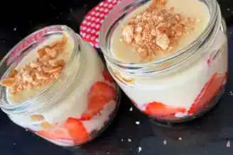 Nefis Çilekli Magnolia Tatlısı Tarifi