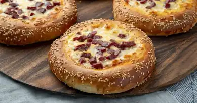 Lezzetli Mini Kahvaltılık Pizza Tarifi