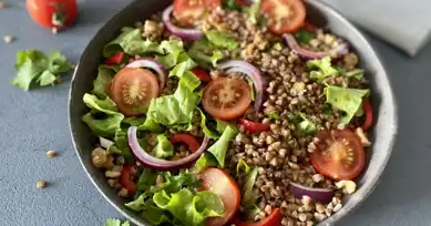 Sağlıklı ve Doyurucu Karabuğday Salatası Tarifi