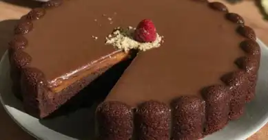 Nefis Karamelli Tart Kek Tarifi
