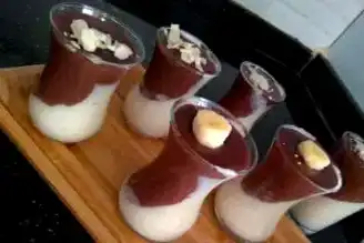 İki Renkli Muhallebi Tarifi
