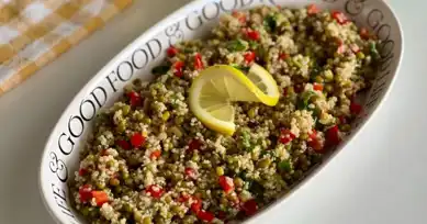 Doyurucu Kinoalı Tahıl Salatası Tarifi