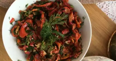 Nefis Kuru Domates Salatası Tarifi