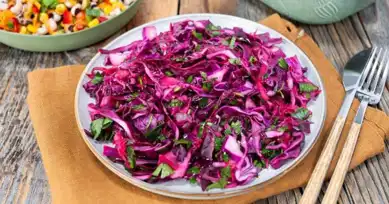 Nefis Mor Lahana Salatası Tarifi