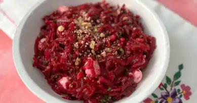Kışa Özel: Narlı Cevizli Pancar Salatası Tarifi