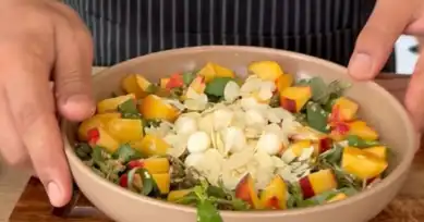 Nefis Nektarinli Semizotu Salatası Tarifi