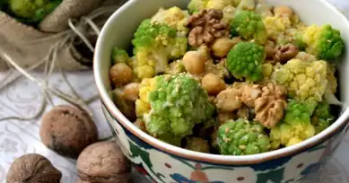 Nefis Nohutlu Romanesco Salatası Tarifi