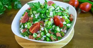 Nefis Çoban Salatası Tarifi