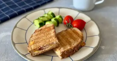 Bol Malzemeli Lezzet Patlaması: Paşa Tostu Tarifi
