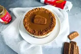Nefis Pişmeyen Karamelize Bisküvili Cheesecake Tarifi