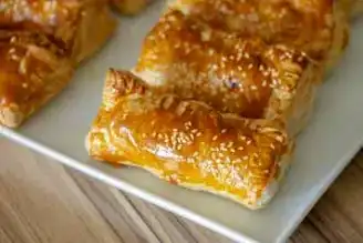 Nefis Pırasalı Tavuk Böreği Tarifi