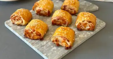Pratik ve Lezzetli Salamlı Börek Tarifi