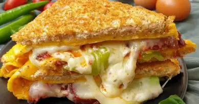 Şık ve Lezzetli Sandviç Omlet Tarifi