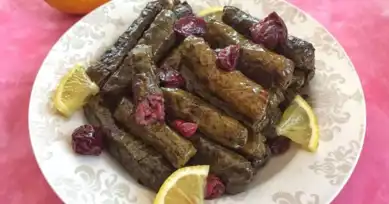 Nefis Vişneli Yaprak Sarma Tarifi