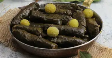 Nefis Yeşil Erikli Yaprak Sarma Tarifi