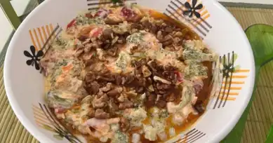 Renkli Brokoli Salatası (Yoğurt Soslu)