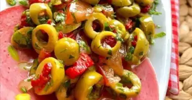 Nefis Zeytin Salatası Tarifi