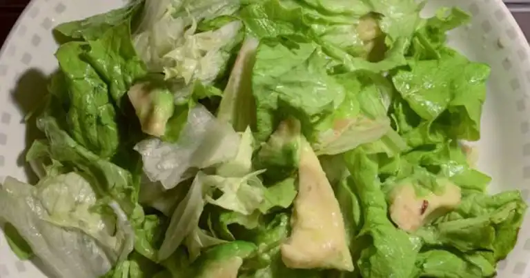 Nefis Avokado Salatası Tarifi