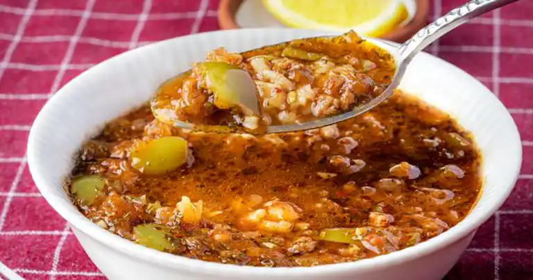 Biber Dolması Çorbası: Eşsiz Bir Lezzet Deneyimi