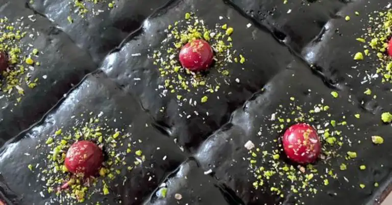 Efsanevi Islak Kek Tarifi: Brownie Tadında Lezzet!
