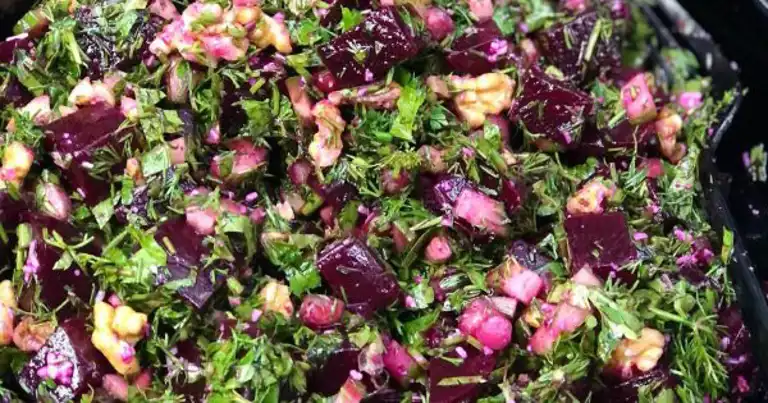 Vitamin Deposu: Narlı Cevizli Pancar Salatası Tarifi
