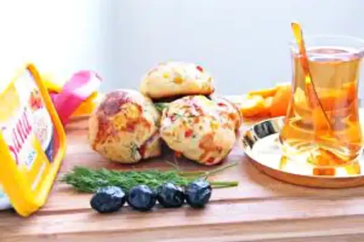 Renkli Biberli ve Dereotlu Poğaça Tarifi