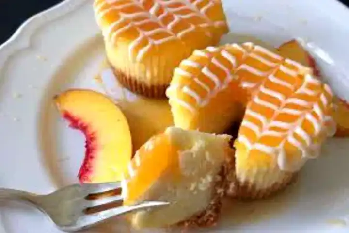 Yaz Mevsiminin En Lezzetli Tatlısı: Şeftalili Cheesecake