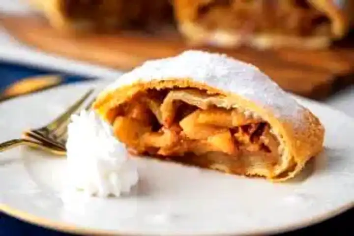 Nefis Elmalı Strudel Tarifi