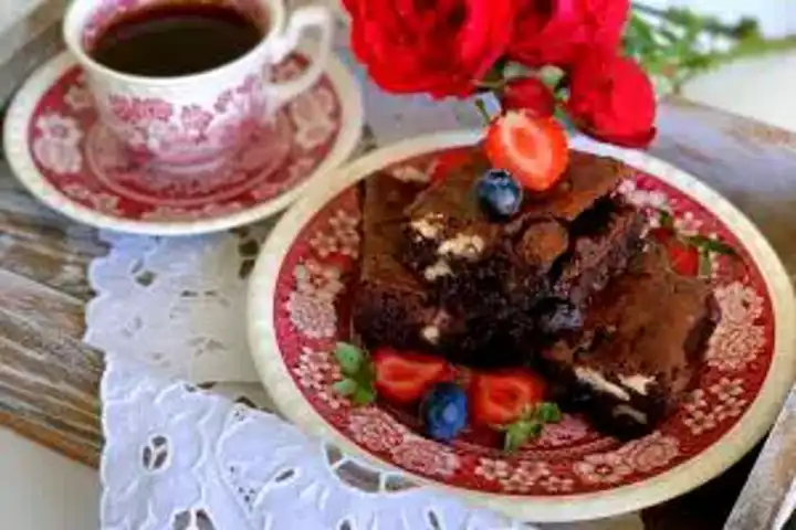Akışkan Çikolata Deneyimi: Fudgy Brownie Tarifi