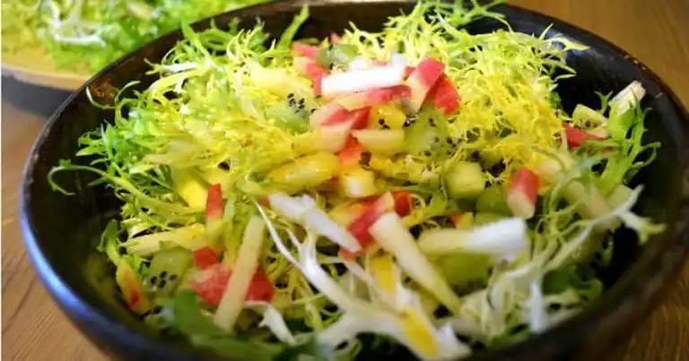 Hardal Soslu Lezzetli Endivye Salatası