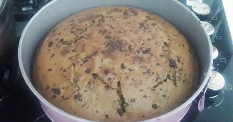 Nefis Çikolata Parçacıklı Kek Tarifi
