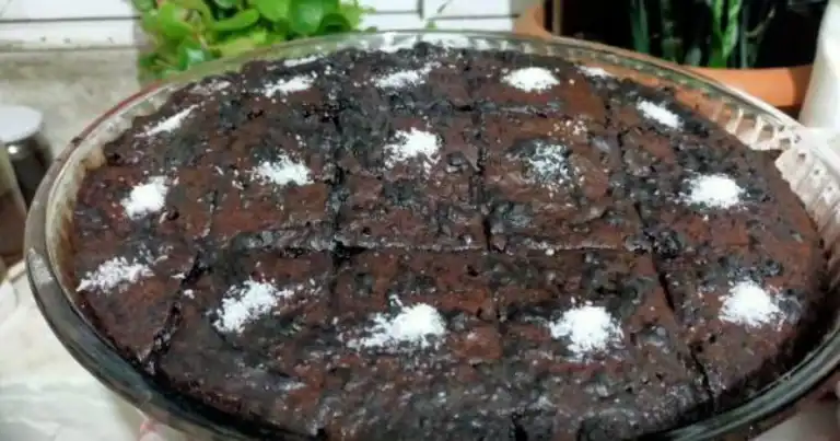 Nefis Çikolata Soslu Islak Kek Tarifi