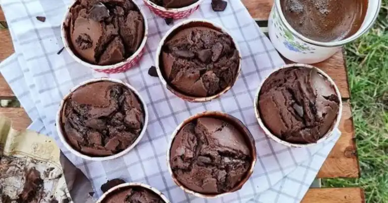 Nefis Çikolatalı Islak Pamuk Muffinler