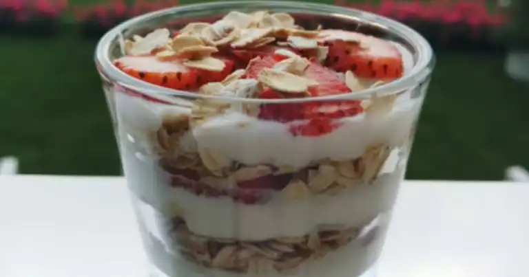 Nefis Çilekli Bowl Tarifi
